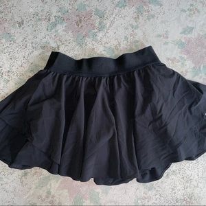 Lululemon court rival Skirt